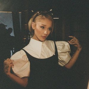 'Ariana Grande'の画像
