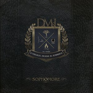 “Sophomore (Bonus Tracks Edition)”的封面
