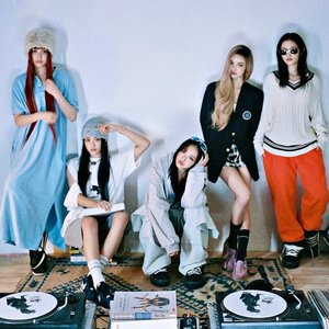 'NewJeans' için resim