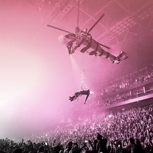 Imagem de 'mainstream sellout (life in pink deluxe)'