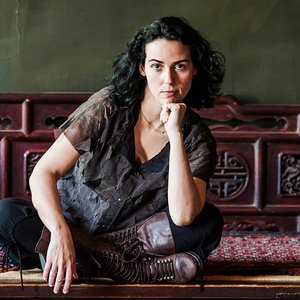Zdjęcia dla 'Clarice Assad'