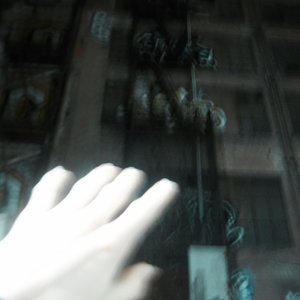 “whisper”的封面