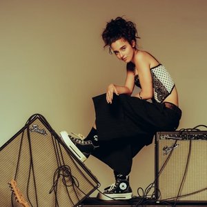 “Emi Grace”的封面