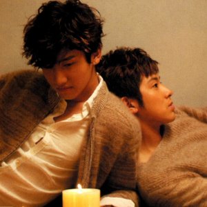 “東方神起”的封面