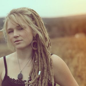 “Crystal Bowersox”的封面