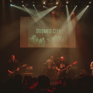 Imagen de 'Doomed City'