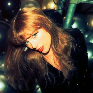 “Taylor Swift”的封面