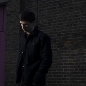 “Braiden”的封面