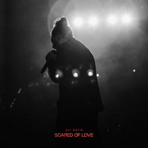 Imagem de 'Scared of Love'