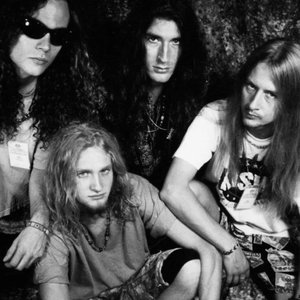 “Alice in Chains”的封面