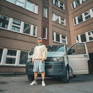 “Pakumies”的封面