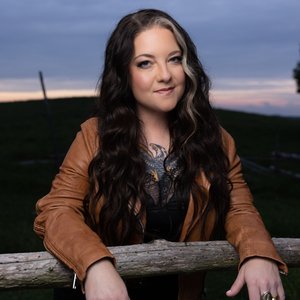 “Ashley McBryde”的封面