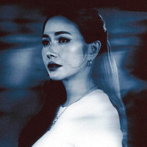 'Yeng Constantino' için resim