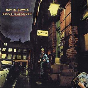“The Rise and Fall of Ziggy Stardust and the Spiders from Mars (Remastered Version)”的封面