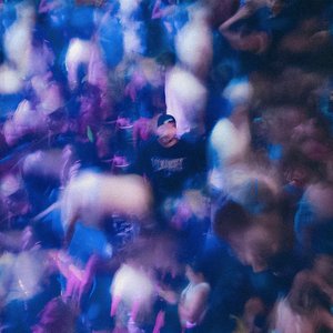 “SABES AQUÍ LA MÚSICA NO FRENA”的封面