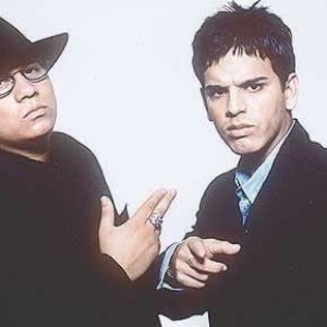 “Hector & Tito”的封面
