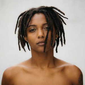 “Bia Ferreira”的封面