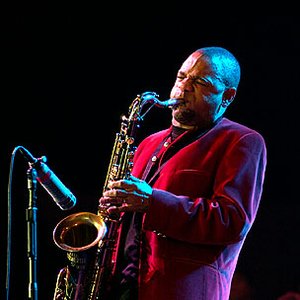 Bild för 'Kirk Whalum'