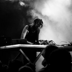 Zdjęcia dla 'Ben Frost'