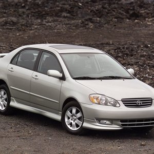 “2003 Toyota Corolla”的封面