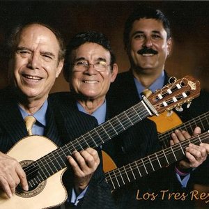 “Los Tres Reyes”的封面