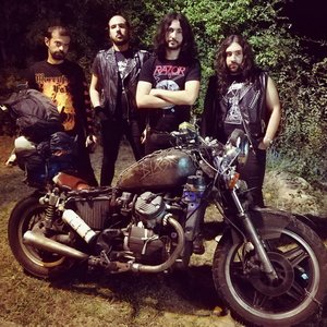 “Wastëland Riders”的封面