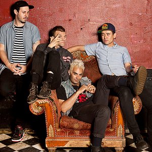 Zdjęcia dla 'The So So Glos'