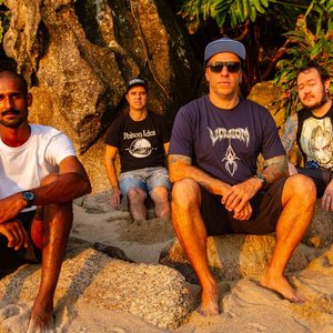 “Apnea”的封面