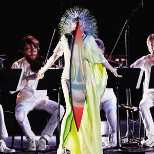 Bild für 'Vulnicura Strings (Vulnicura: The Acoustic Version - Strings , Voice and Viola Organista Only)'