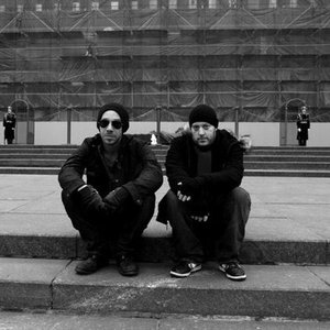 Zdjęcia dla 'She Wants Revenge'