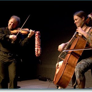 'Alasdair Fraser & Natalie Haas' için resim