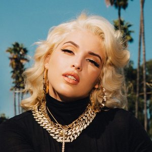 “Elena Rose”的封面