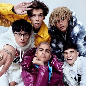 'PRETTYMUCH'の画像