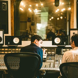 Imagen de 'Upright T-Rex Music'