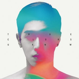 “True Colors - The 1st Mini Album”的封面