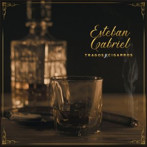 “Tragos y Cigarros”的封面