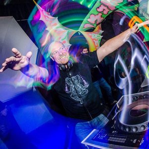 “Laughing Buddha”的封面