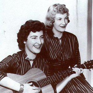 “The Davis Sisters”的封面