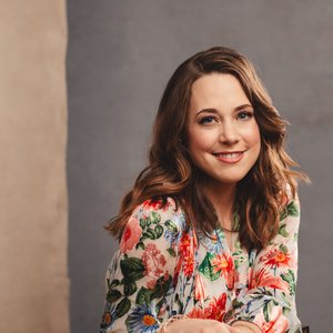 “Erika Henningsen & Original Broadway Cast of Mean Girls”的封面