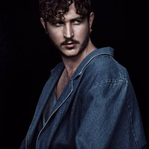 Bild för 'Oscar and the Wolf'