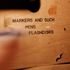 Image pour 'MARKERS AND SUCH PENS FLASHDISKS'