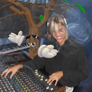 Zdjęcia dla 'Sessions With a Nasty Old Tree'