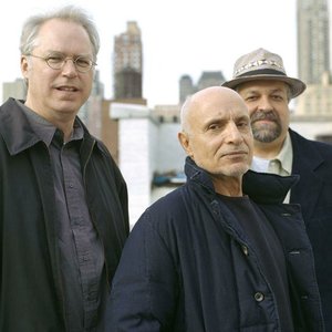 “Paul Motian Trio”的封面