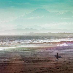 “Wanderlust”的封面