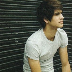 “Luke Pasqualino”的封面