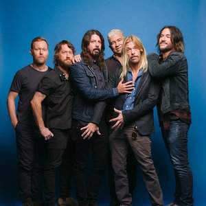 “Foo Fighters”的封面