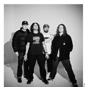 “Regulate”的封面