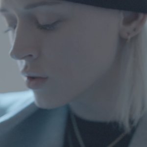“Saint Sinner”的封面