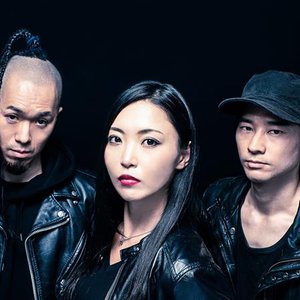 “Devil Within”的封面