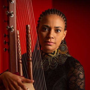 “Sona Jobarteh”的封面